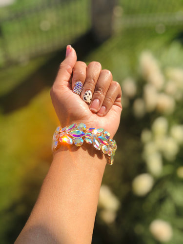 Iridescent sparkle bracelet